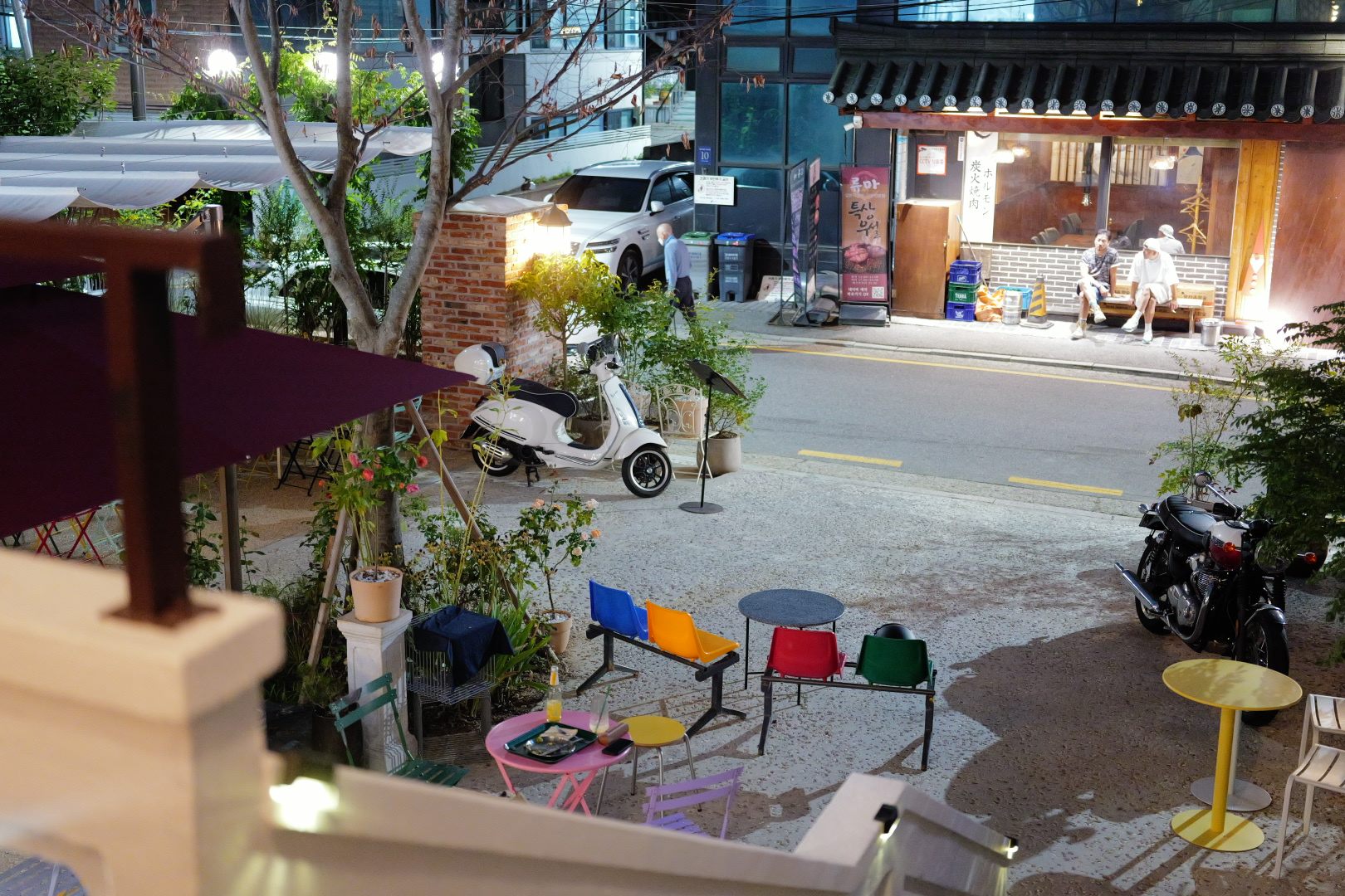 테라스에서 내려다본 밤거리